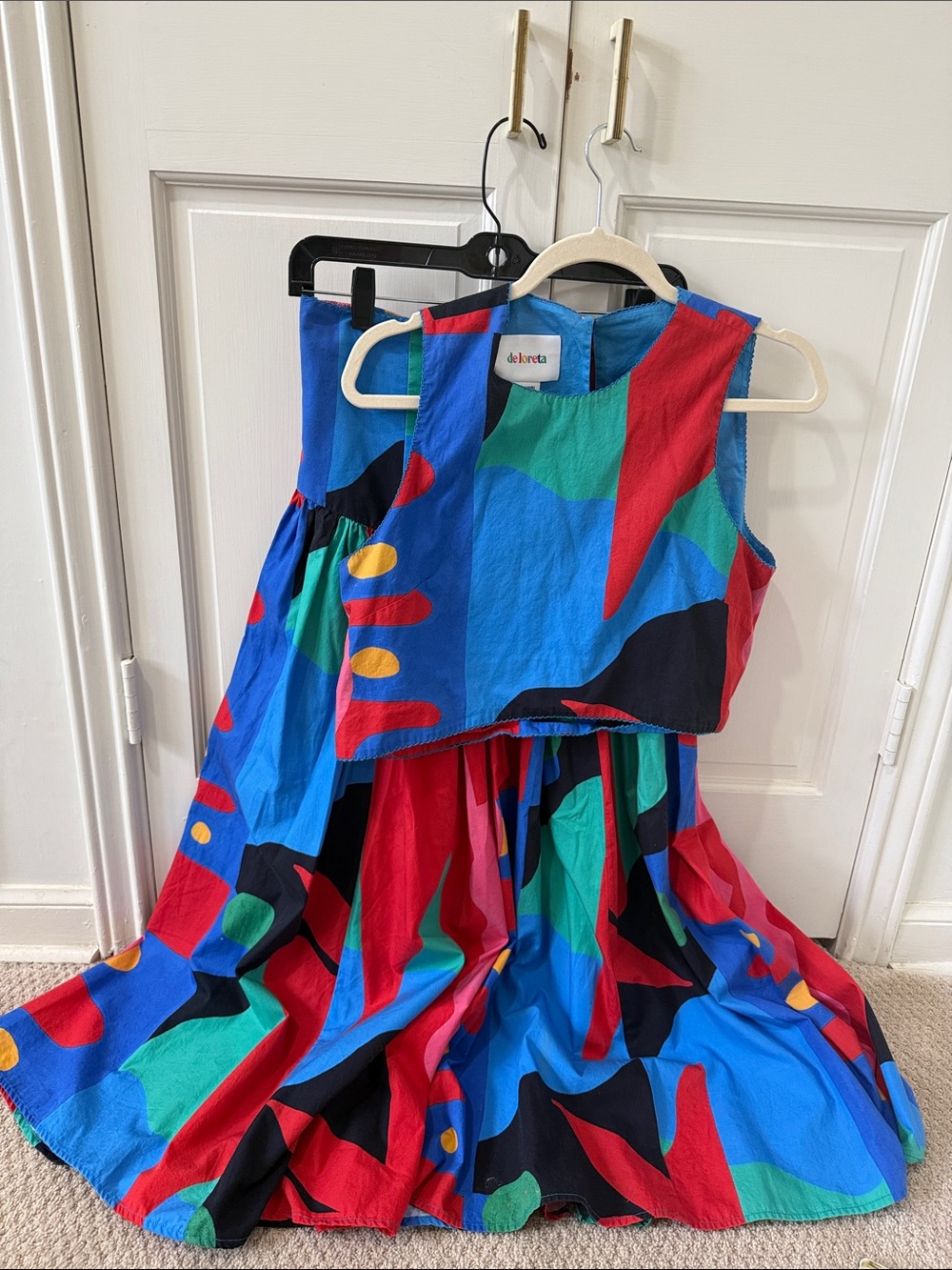 Deloreta Multicolor Abstract Print Sleeveless Women's Top and matching Skirt